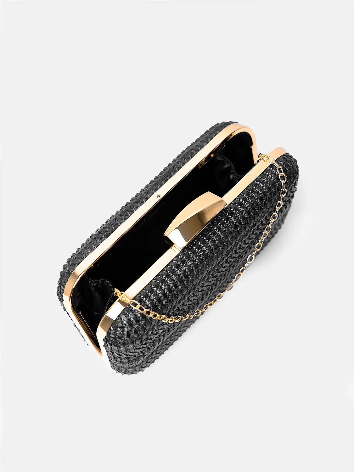 ALEXANDRA TEXTURED BOXY CLUTCH BAG IN BLACK