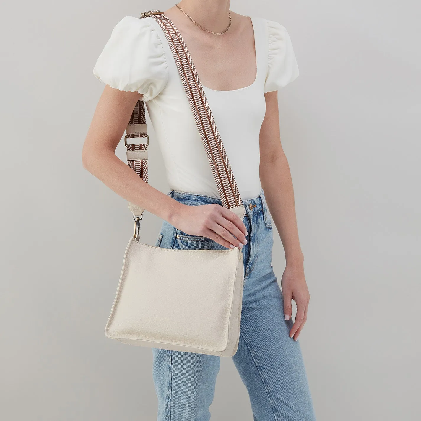 Cass Crossbody In Pebbled Leather - Ivory