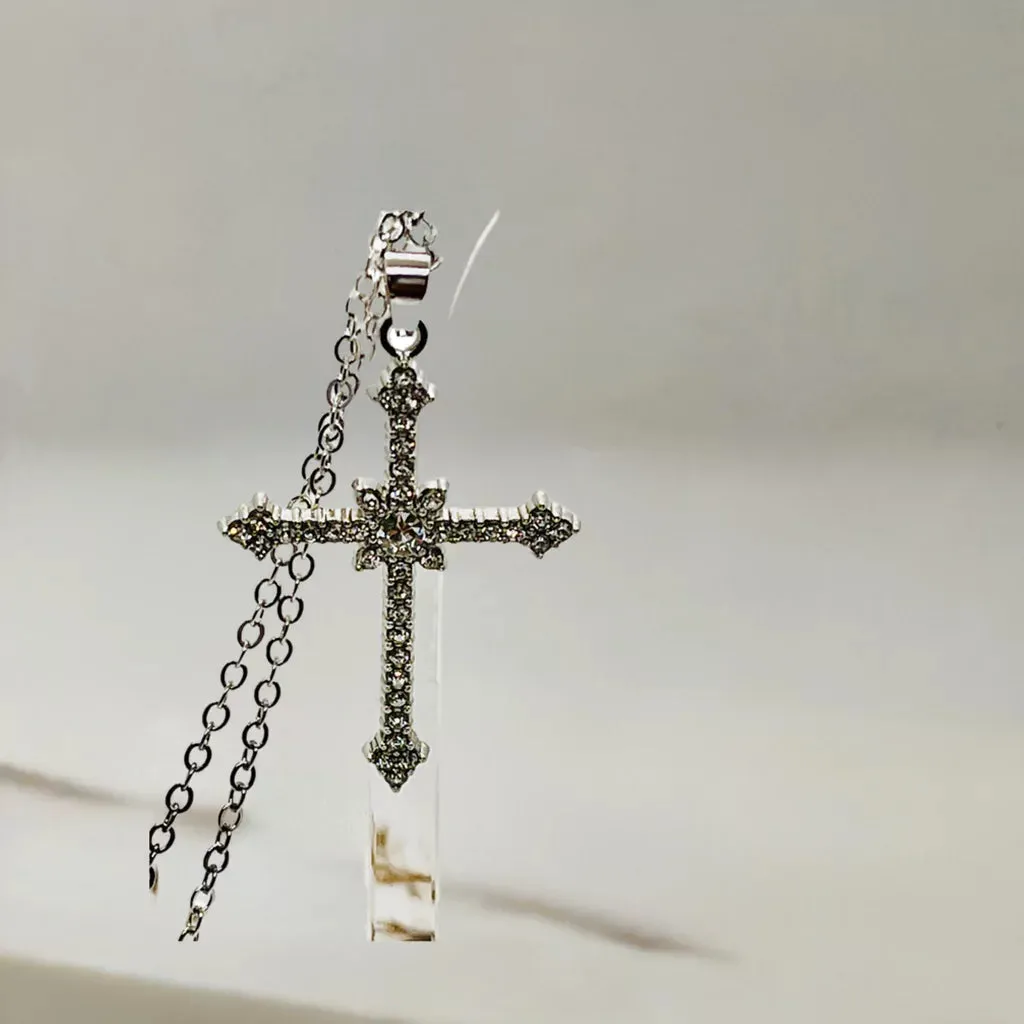 Classic chain with rhinestone cross pendant
