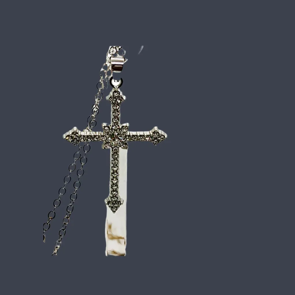 Classic chain with rhinestone cross pendant
