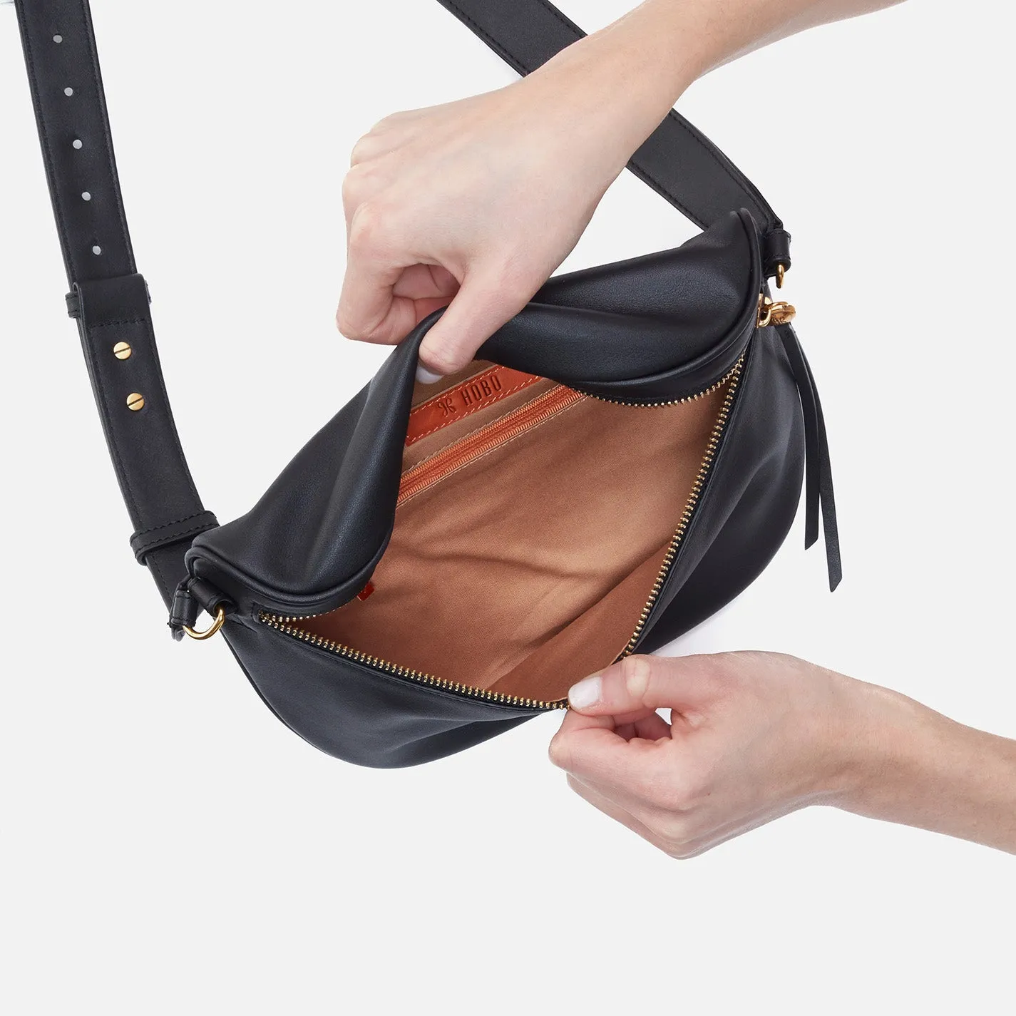 Juno Belt Bag In Smooth Leather - Black