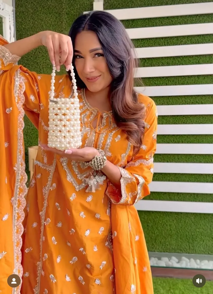 Pearls Bag an ideal ladies handbag online