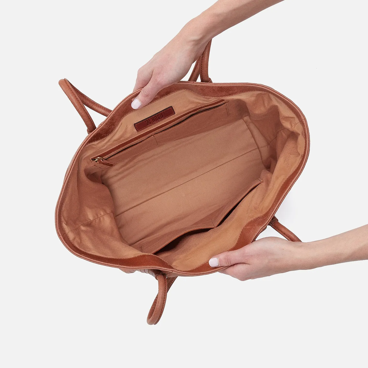 Phoebe Tote In Santa Cruz Leather - Saddle